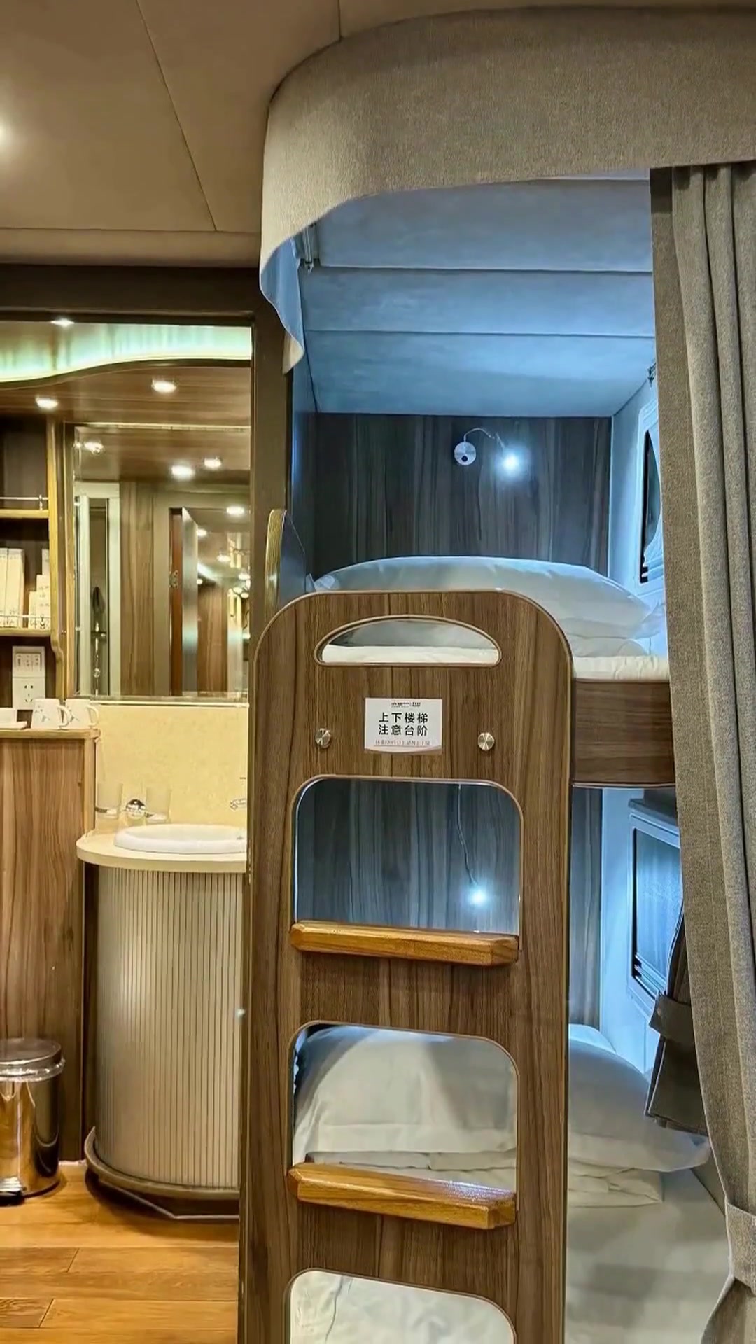 5万元南极游竟是船票裸价?旅行社揭秘极地游真实花费
