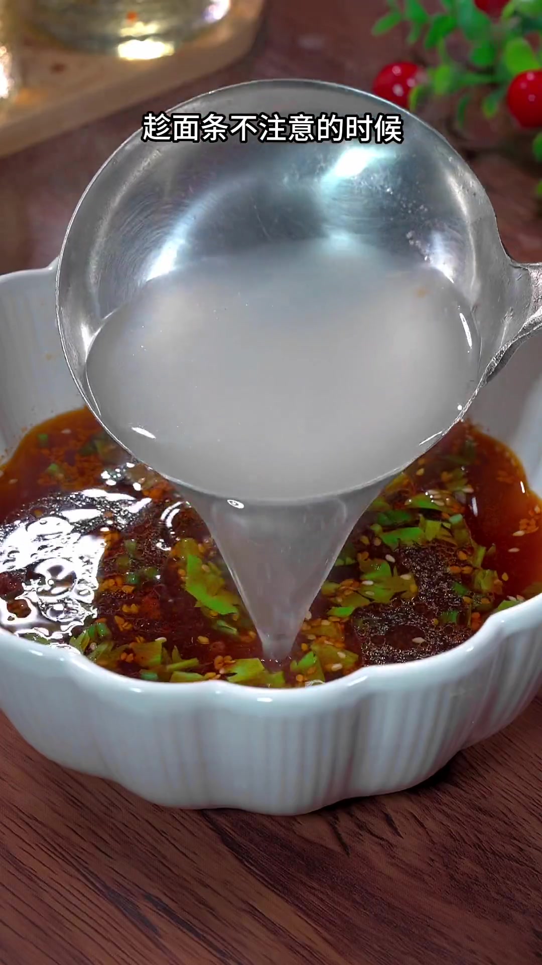 每天早餐不知道吃什么?试试这个懒人酸汤面做法