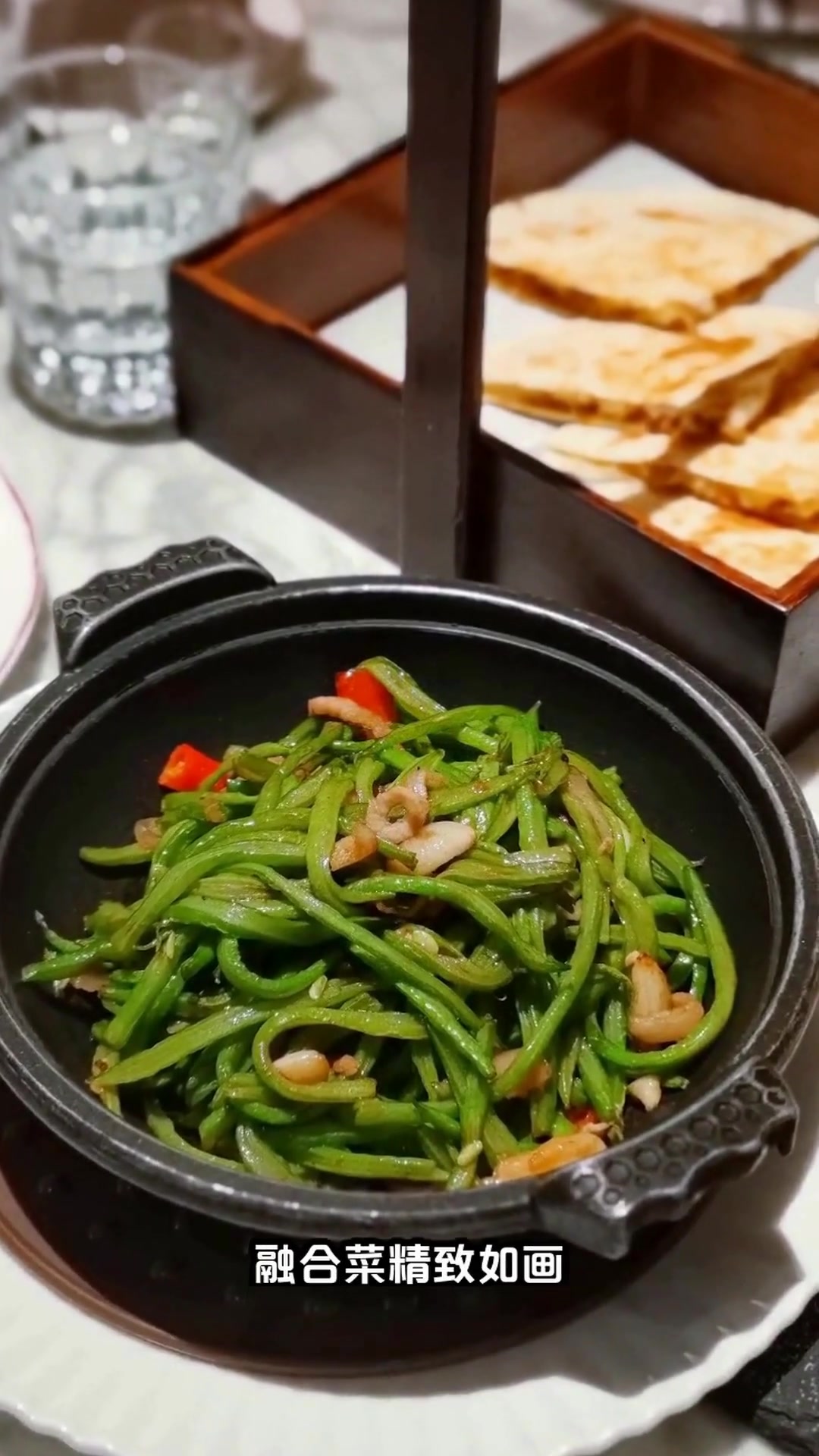青岛市南这5条美食街藏不住了!香酥鸡、黄鱼水饺,今晚就出发