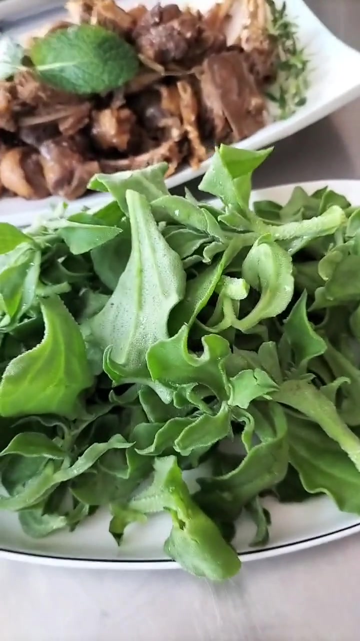 我的厨房日记:今天的家常菜和自种可食用摆盘菜草