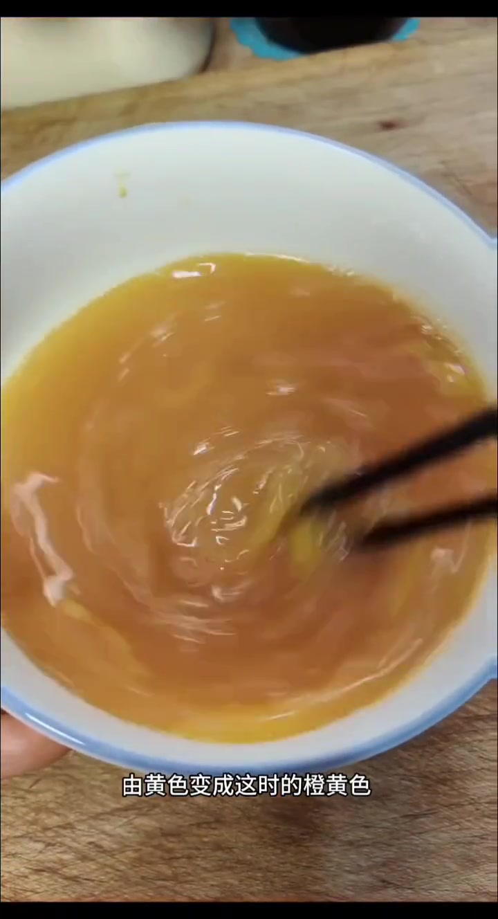 鸡蛋碗托凉拌绝了，劲道爽口配稀饭，娃抢着吃！