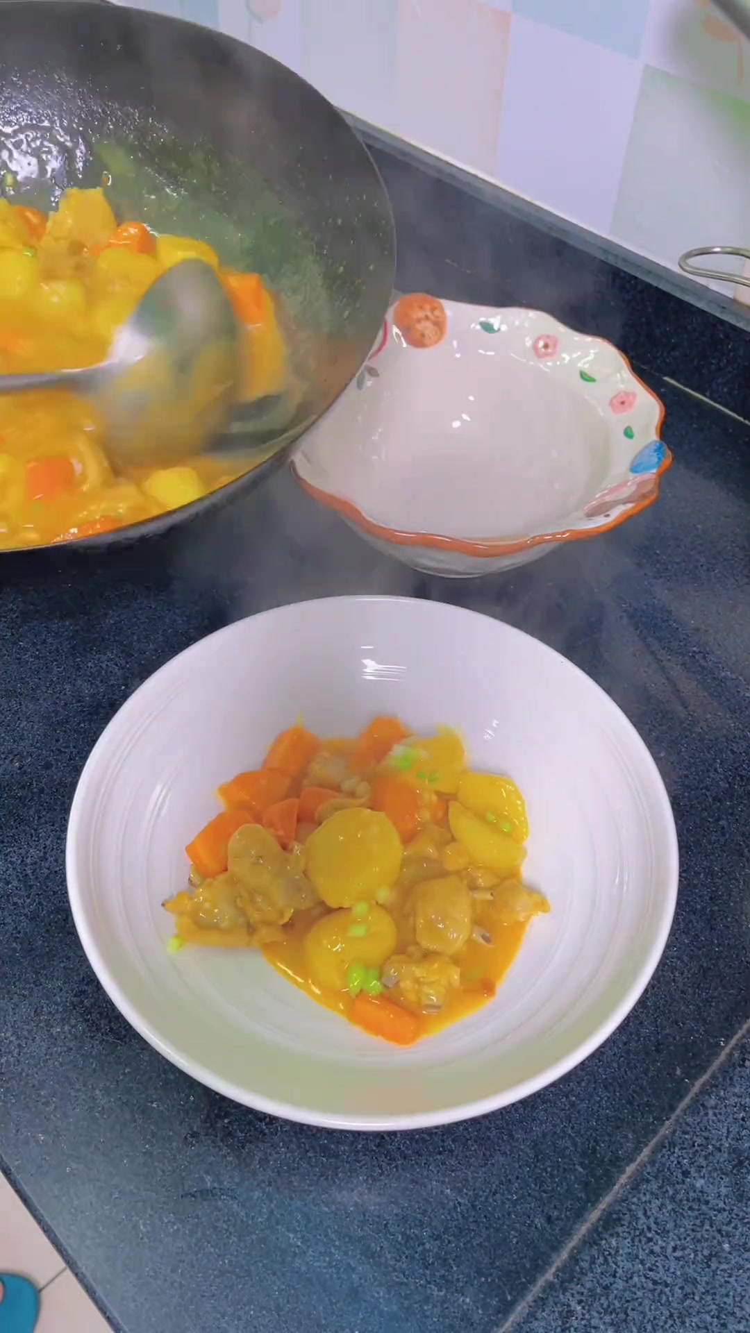 日常做饭家常菜:不辣奶香咖喱土豆鸡块拌饭绝了