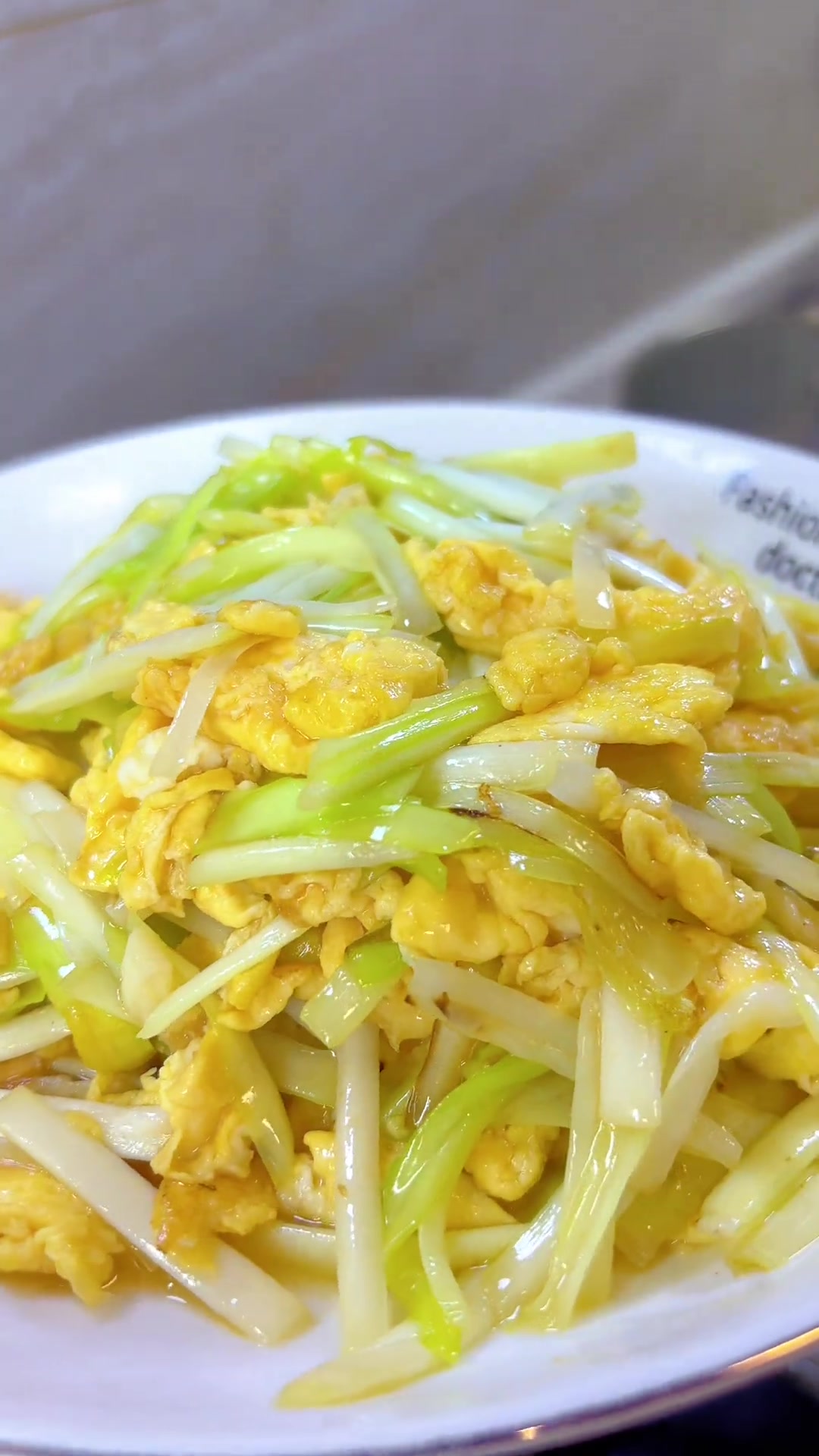 韭黄炒鸡蛋非要大鱼大肉吗?简单的也很好吃呀