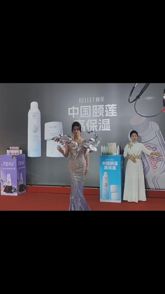 你可以永远相信张雨绮！紧身鱼尾裙，再现美人鱼风采丨国剧盛典