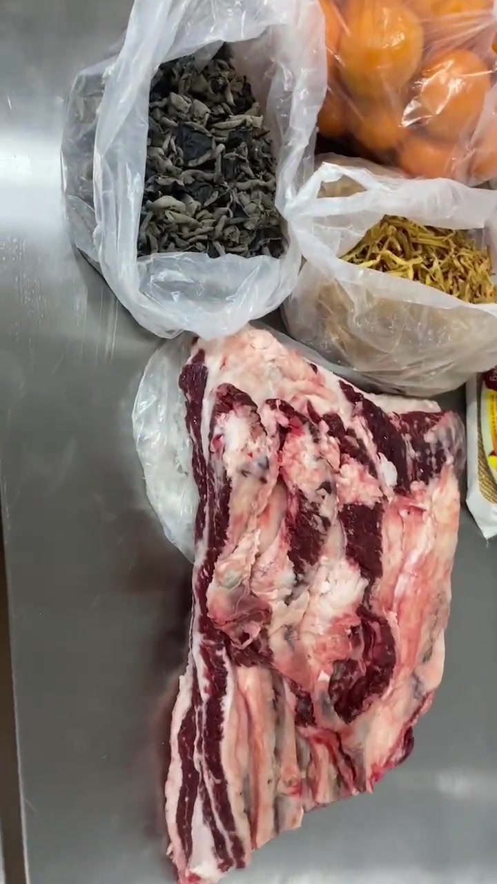 孝顺儿媳委托养老厨房,给老回回们炖菜送水果!