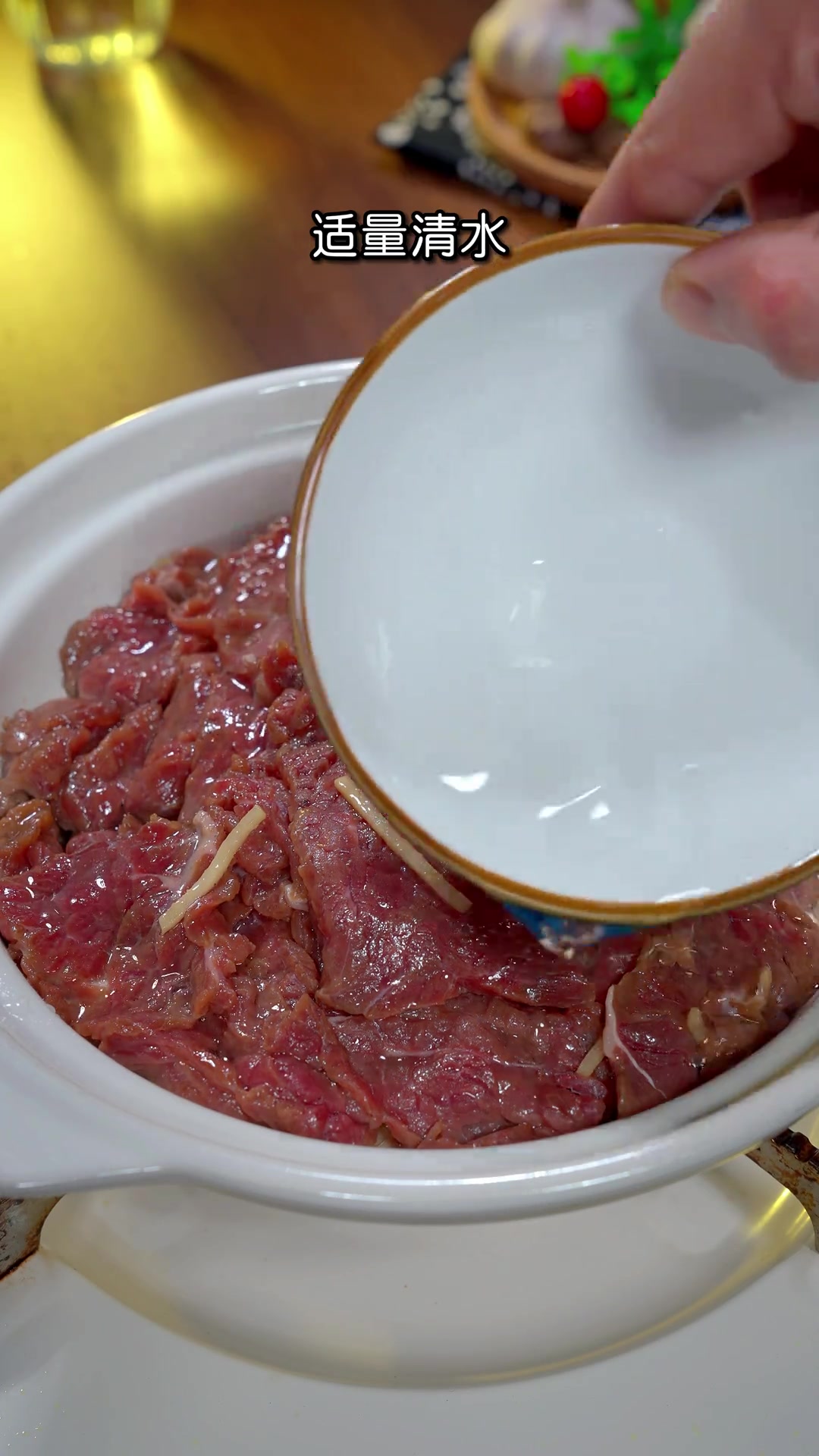一看就会的腐竹牛肉煲,鲜香滑嫩营养丰富,好吃到连汤都不剩