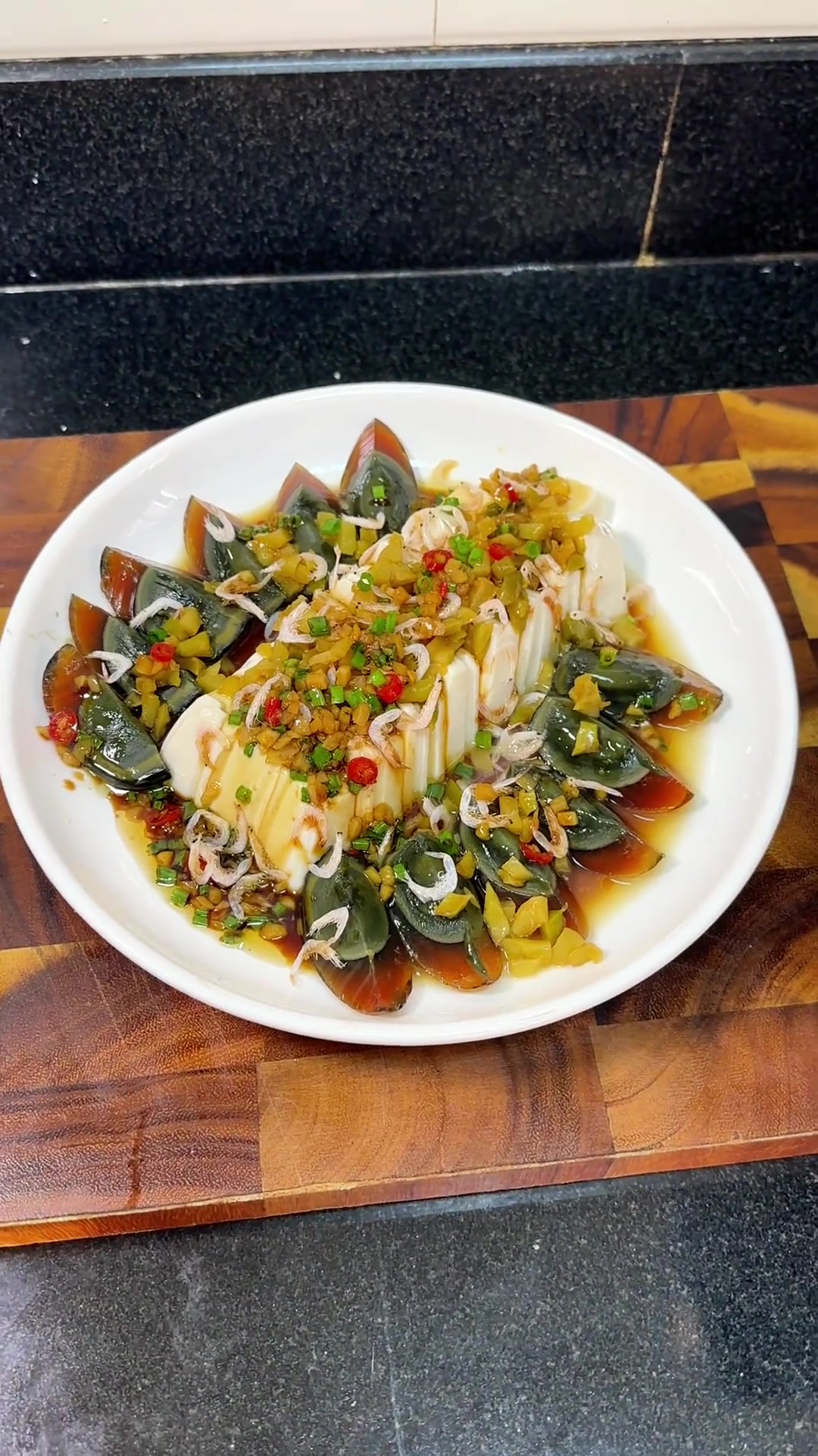 夏天没食欲？试试皮蛋拌豆腐，无铅溏心皮蛋清爽解腻