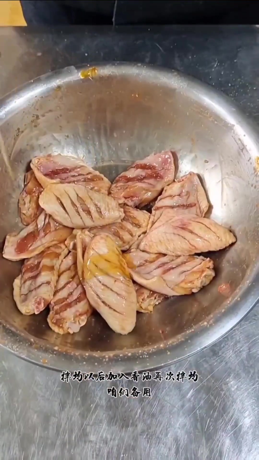蒜香鸡翅酥嫩秘诀，蒜香炸到骨子里！