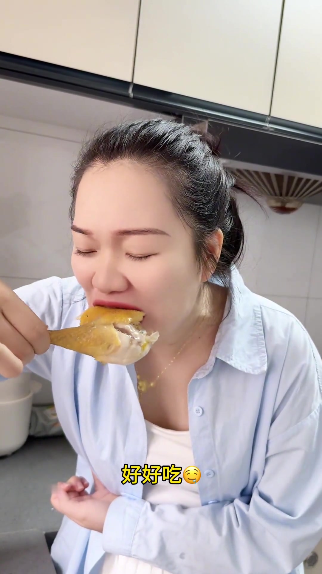 买一只49元的鸡回来做粗盐焗鸡!