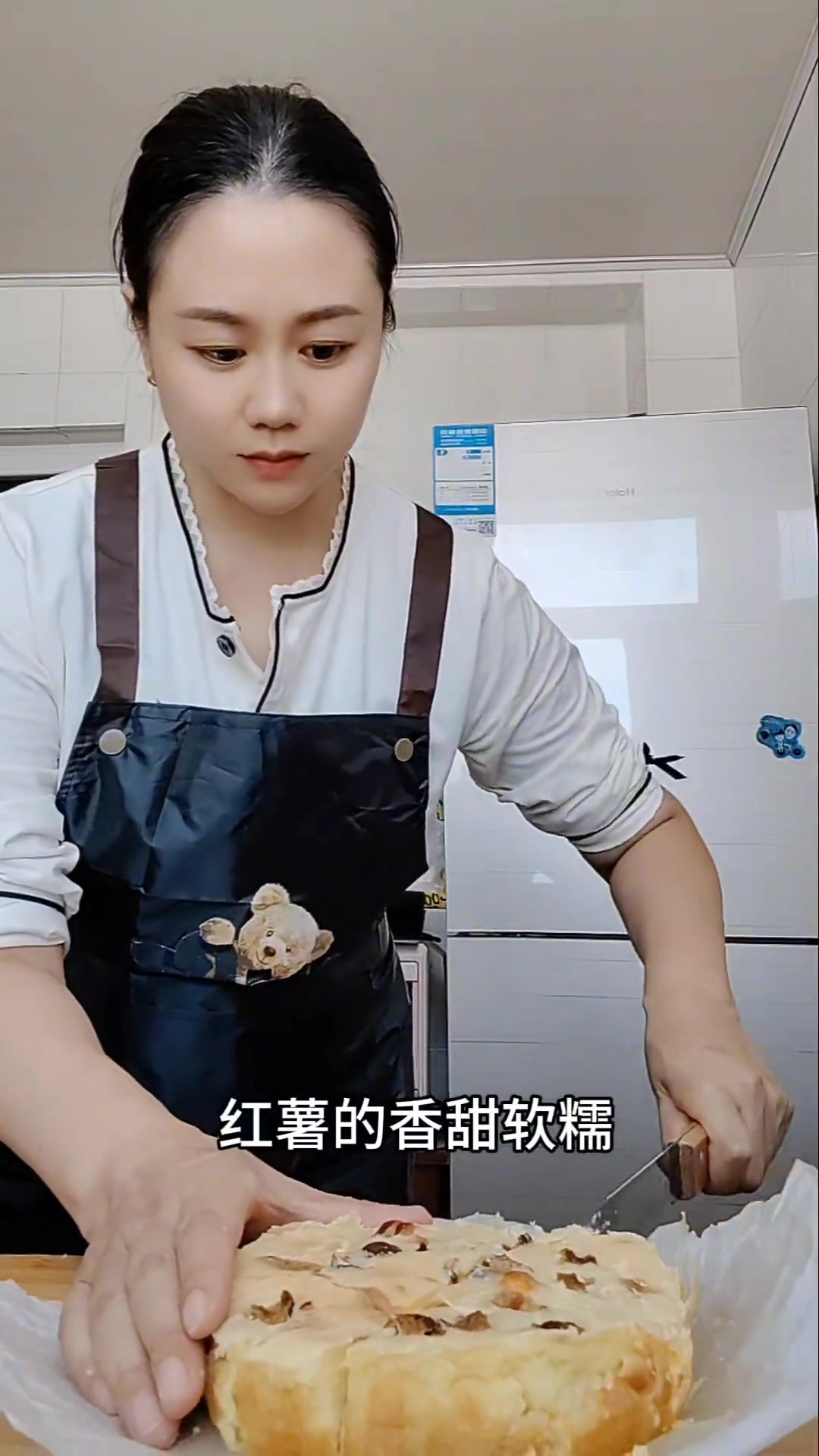 喜欢糯糯叽叽的一定不要错过这款芝士红薯烤年糕，一口爆浆贼好吃，软糯香甜还拉丝，做法超级的详