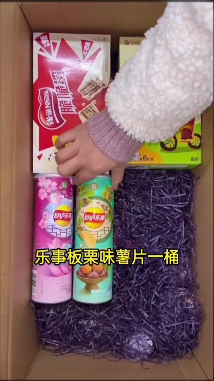 我总是在吃饱和吃撑之间徘徊，寻找着美食的满足感