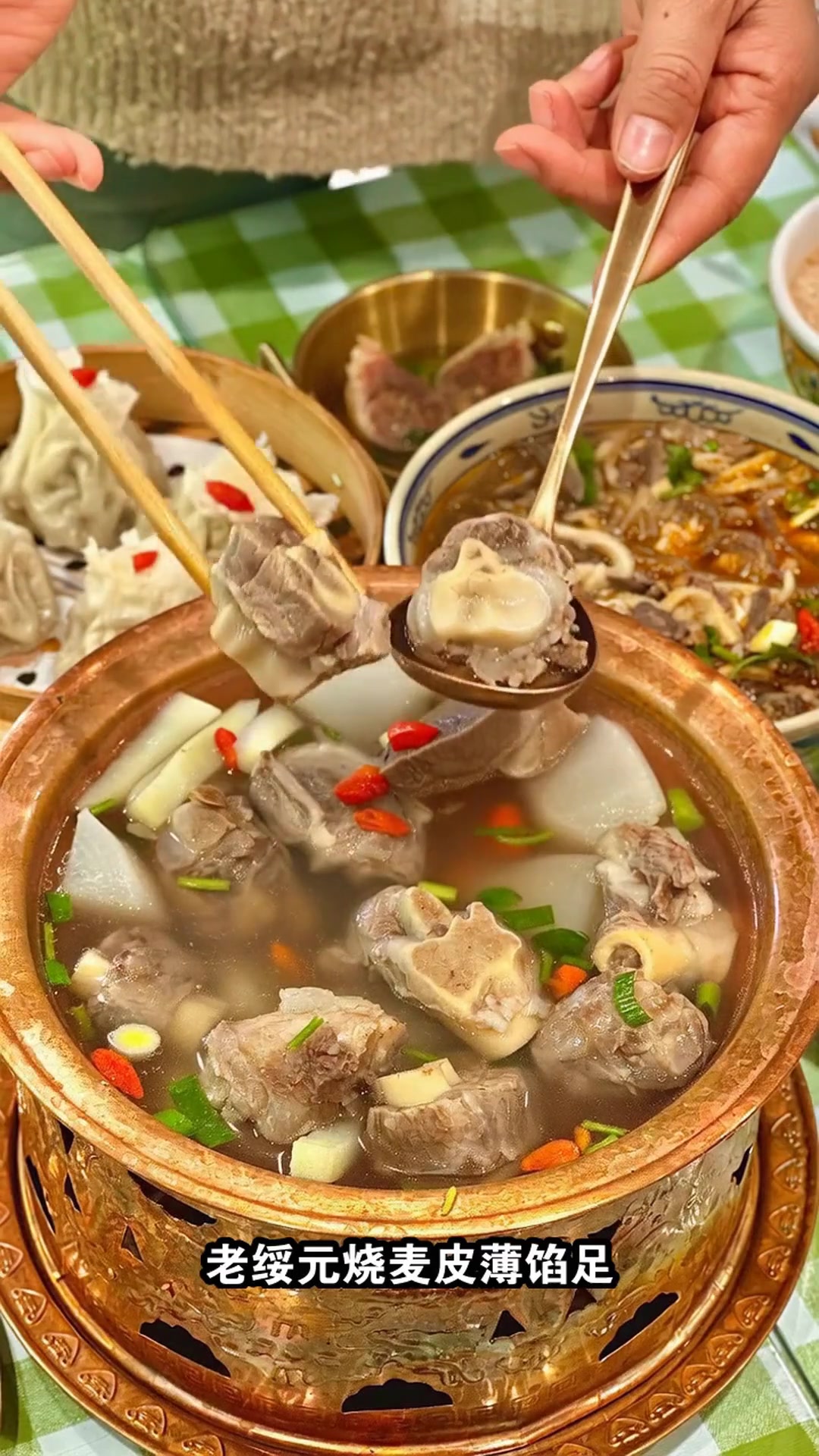 内蒙古十大必吃美食出炉!手抓羊肉配奶茶,你尝过几种?