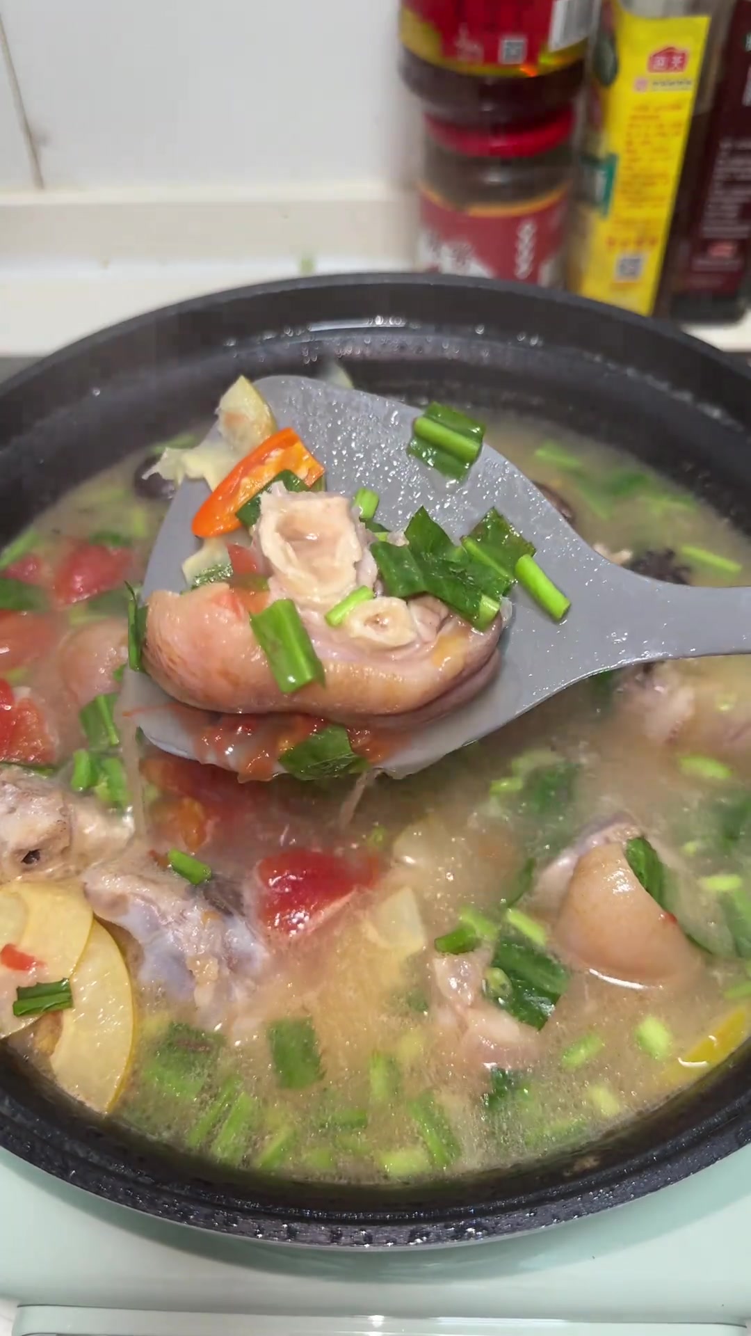 这锅酸木瓜猪脚绝了！软烂脱骨，汤汁泡饭能吃三碗