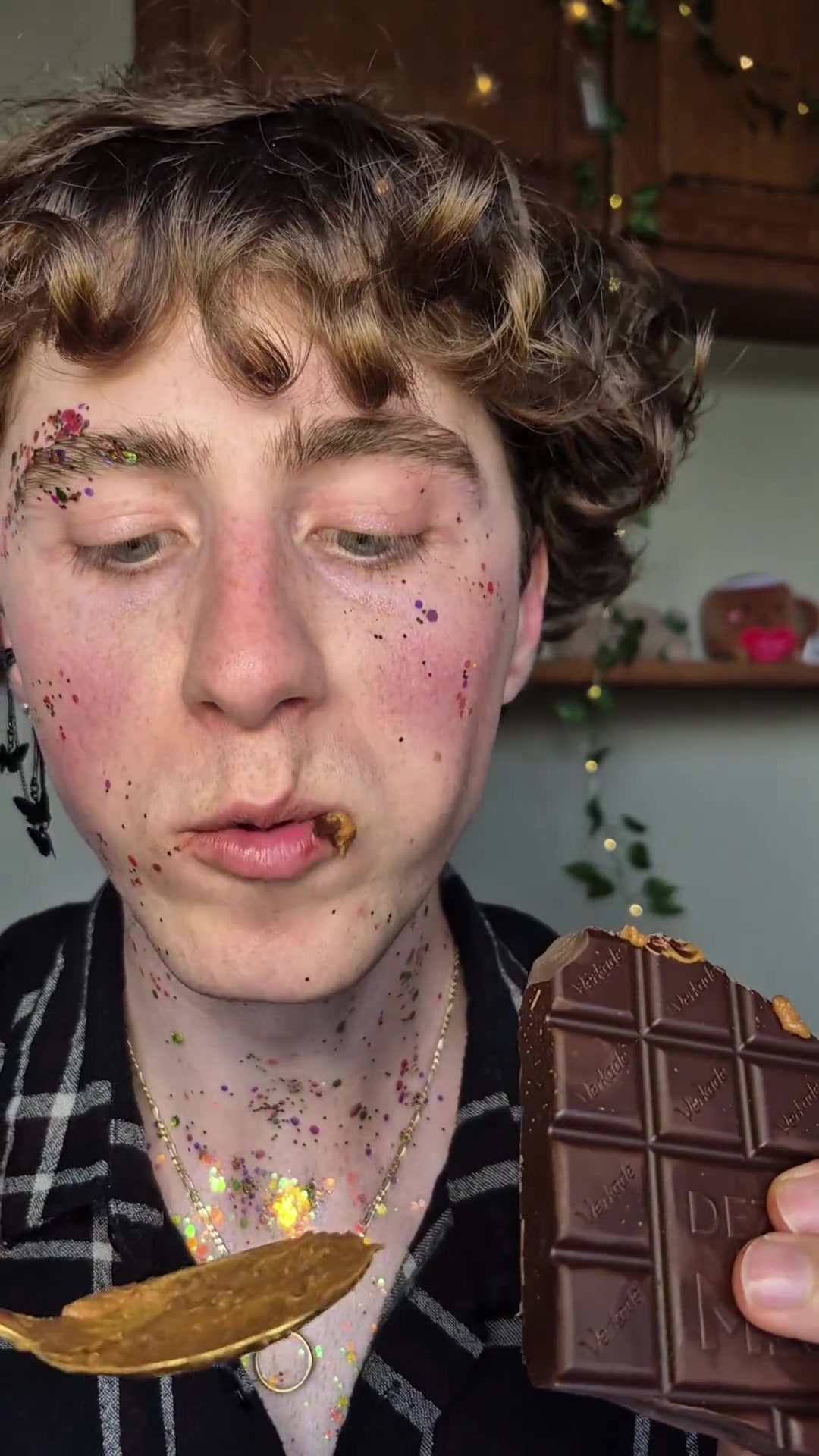 吃货日常:黑巧克力搭配饼干酱的美味时刻