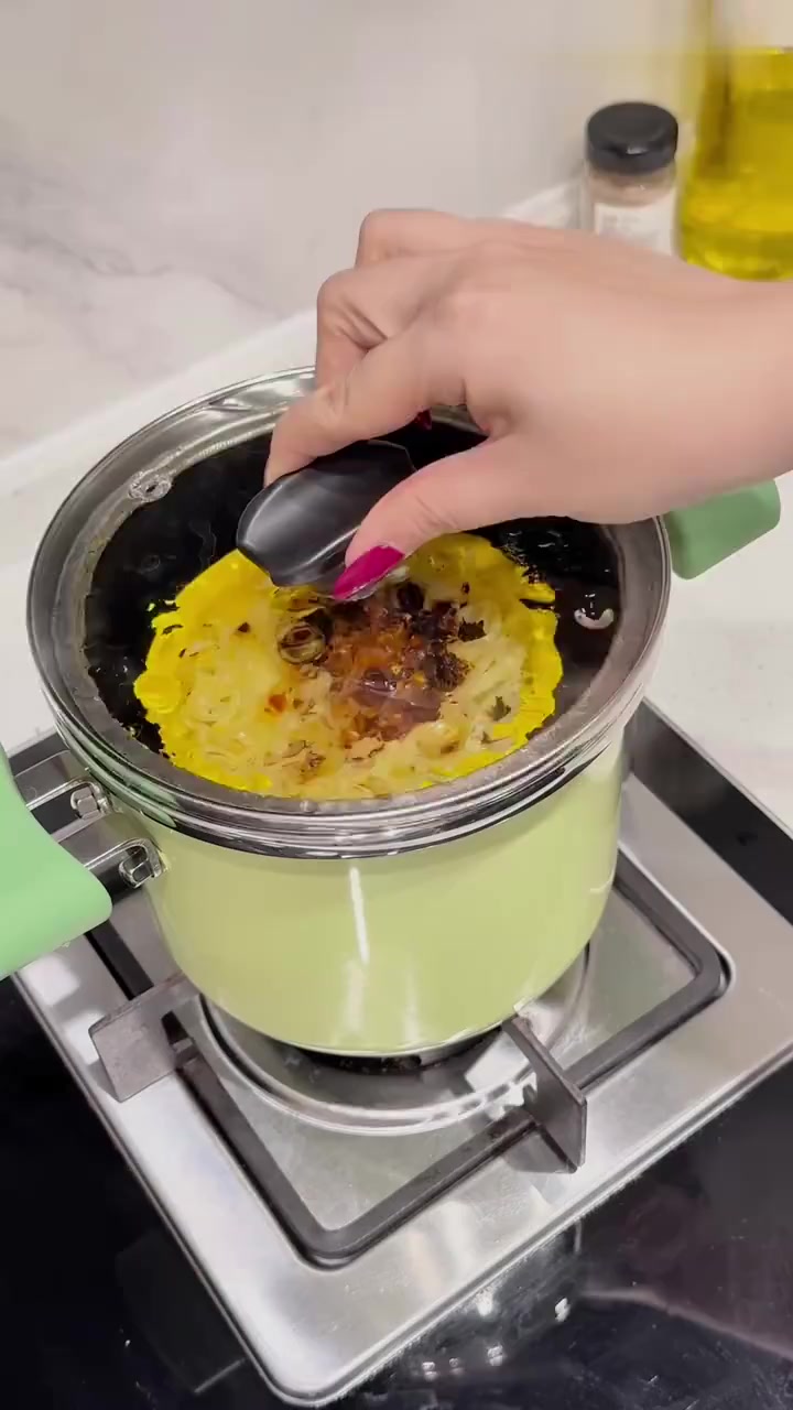 自制烤肉拌饭！土豆丝辣椒酱超香！