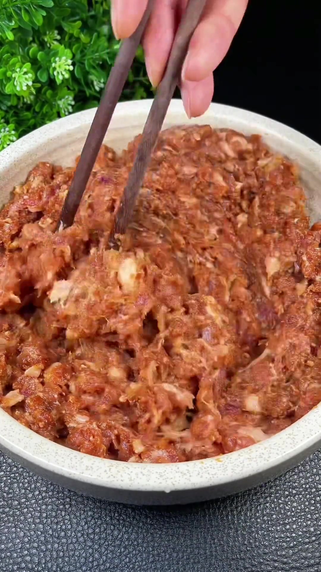 肉三鲜馅这样调不柴还多汁