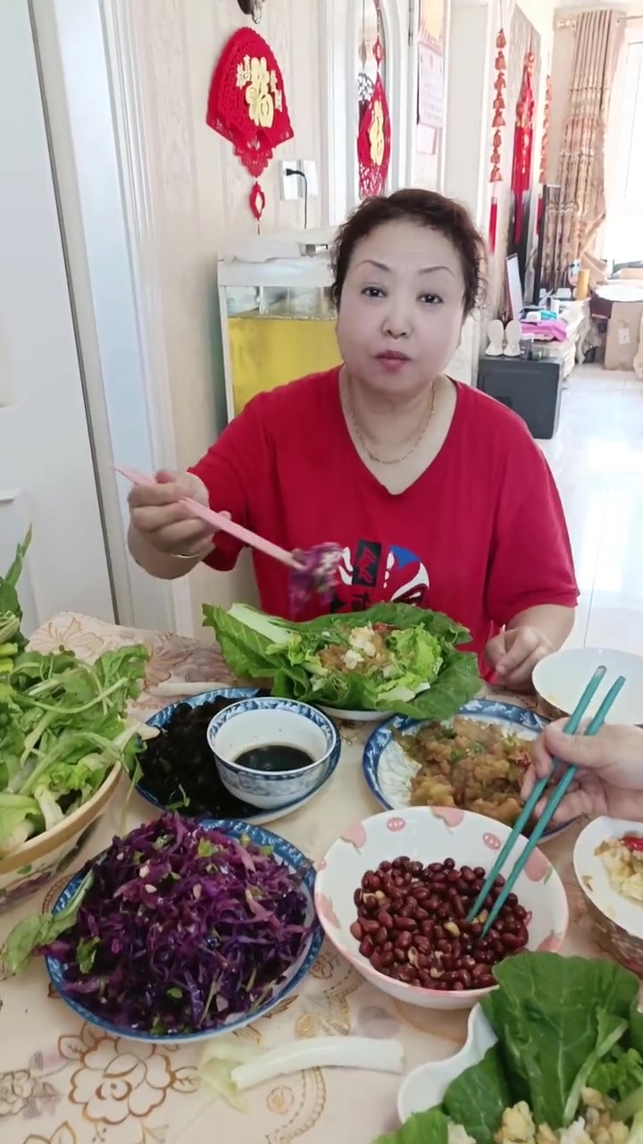 东北饭包的快乐,大菜叶一包香迷糊!