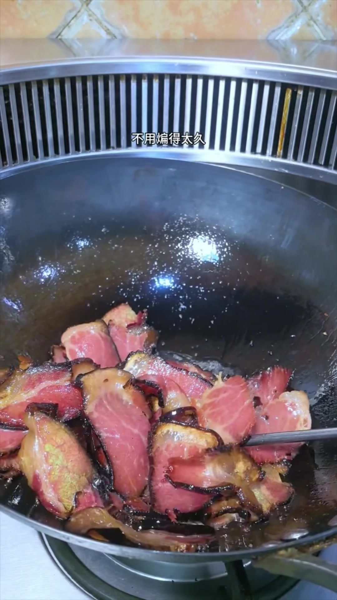 今天教大家做豆豉炒腊肉非常香