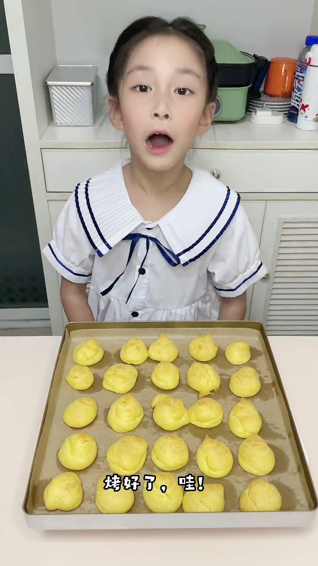 跟着学做冰淇淋小泡芙，小朋友动手能力太厉害