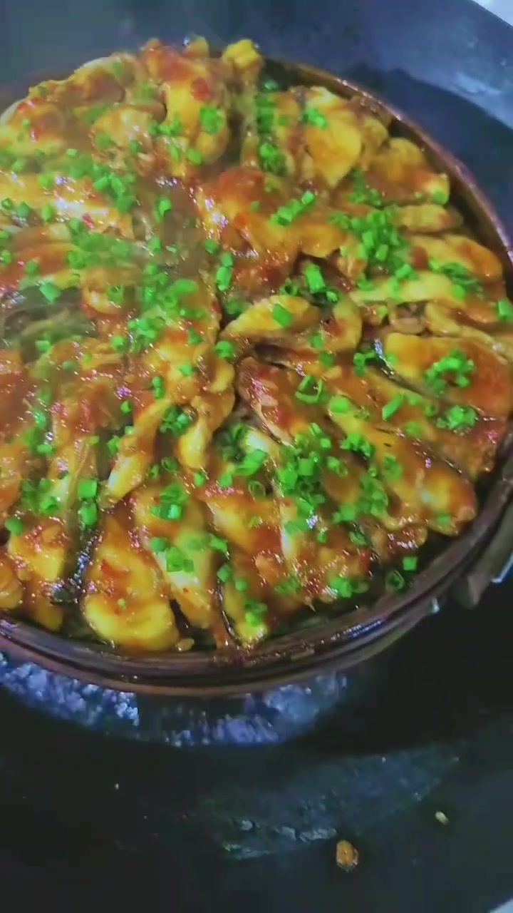 江西省赣州市兴国米粉鱼,这个点还在上菜中,赣州的粉丝特意来我们兴国吃米粉鱼
