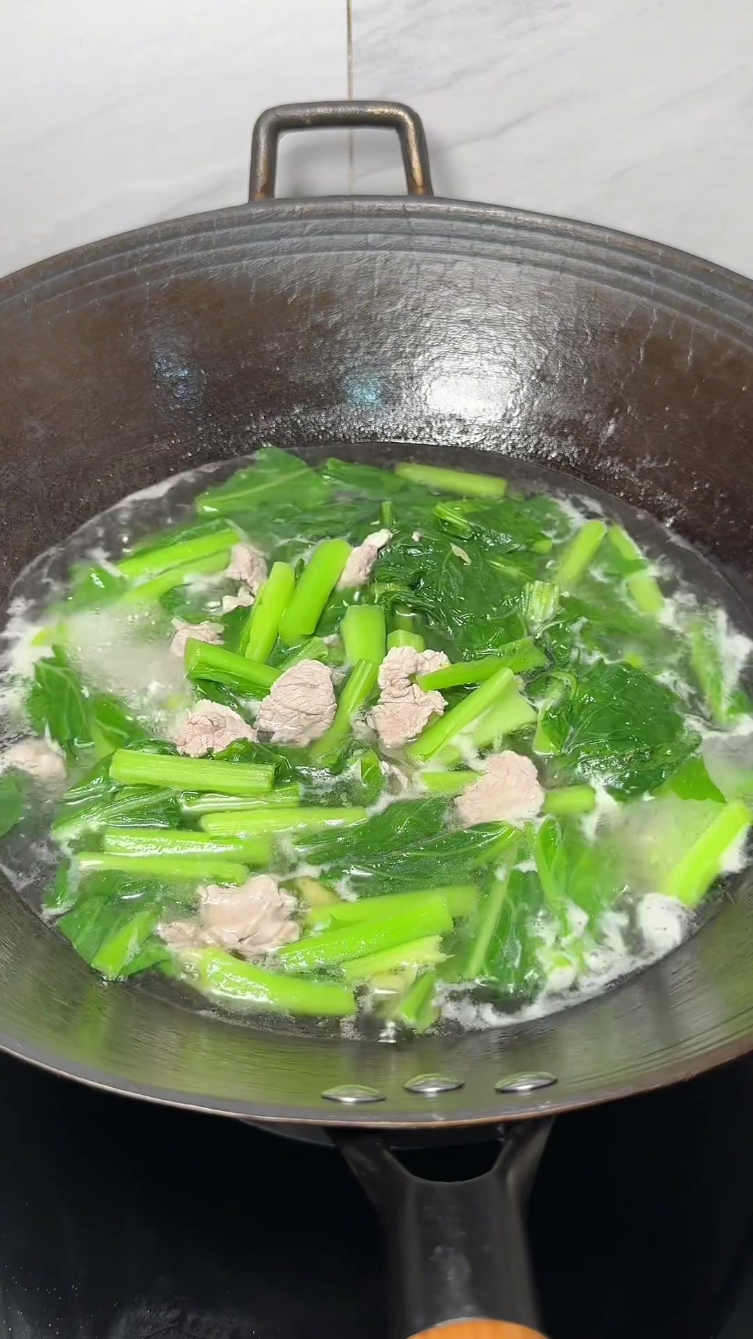 家常瘦肉芥菜汤,清清爽爽特别好吃