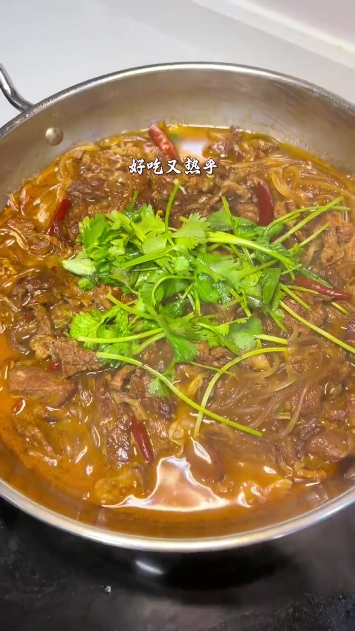 冬天必吃牛肉粉丝锅,香辣下饭吃起来超级热乎