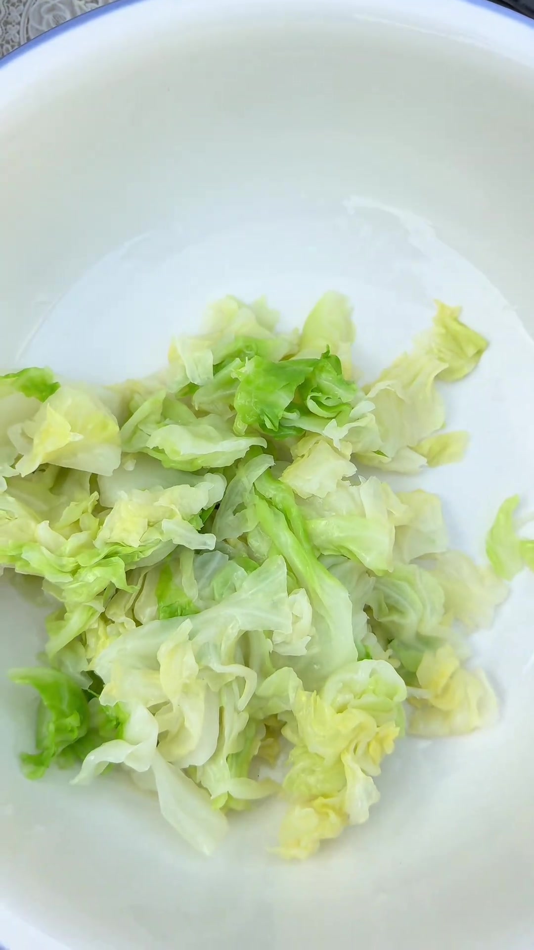 凉拌包头菜清脆爽口比炒的好吃，简单好做适合这个季节