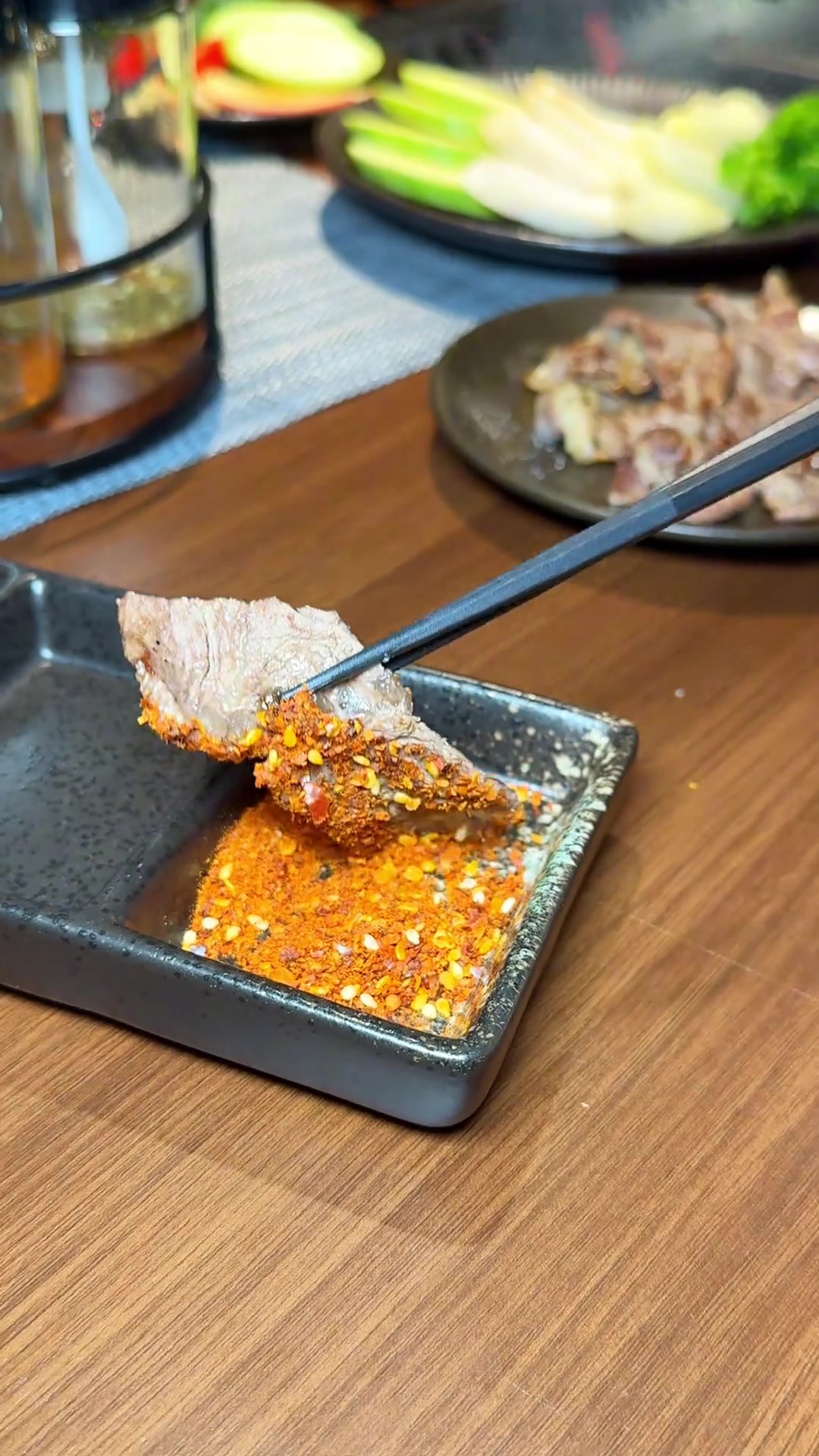 和朋友一起吃烤肉~