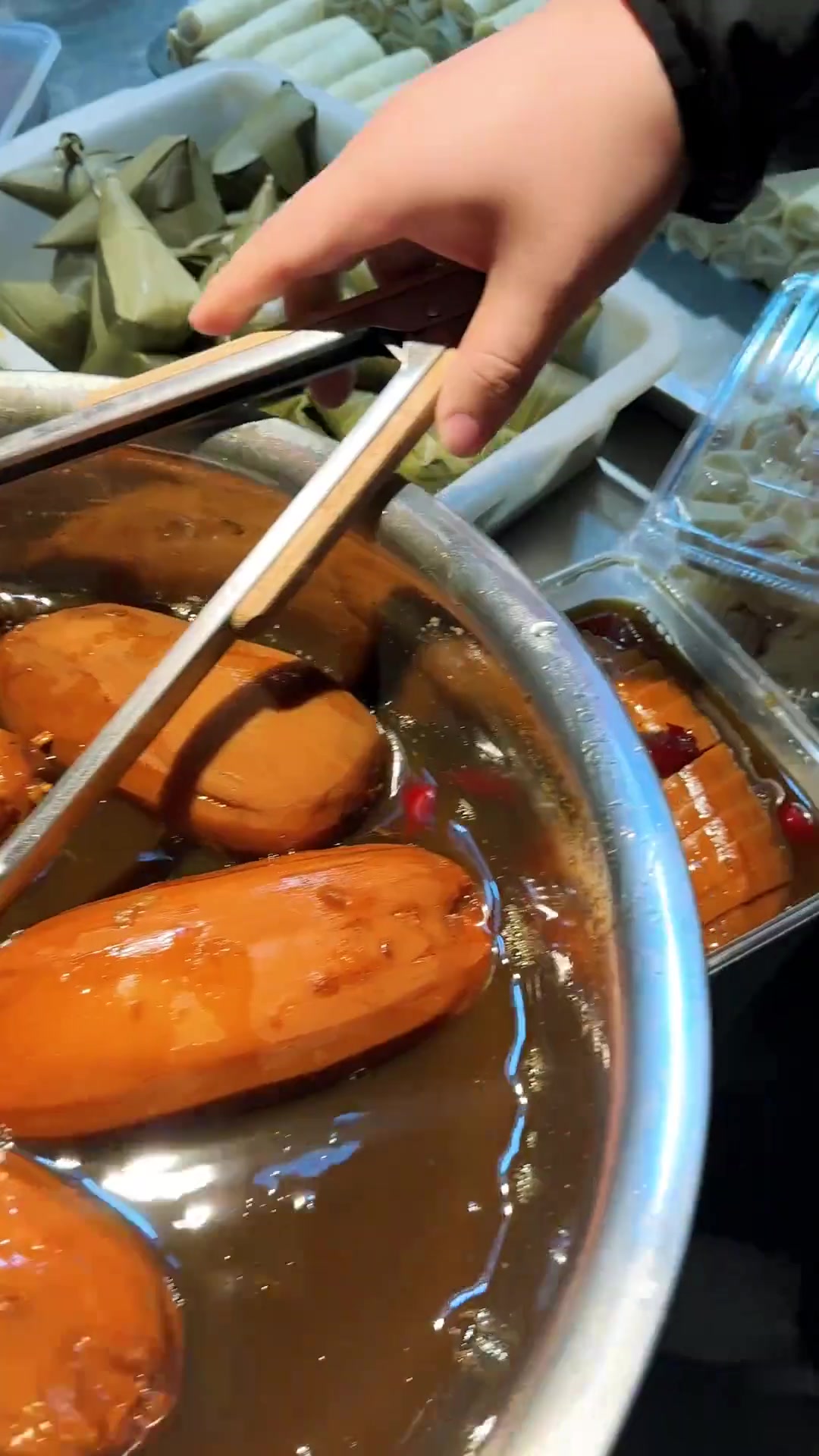 东园菜场这家半成品菜干净卫生又划算