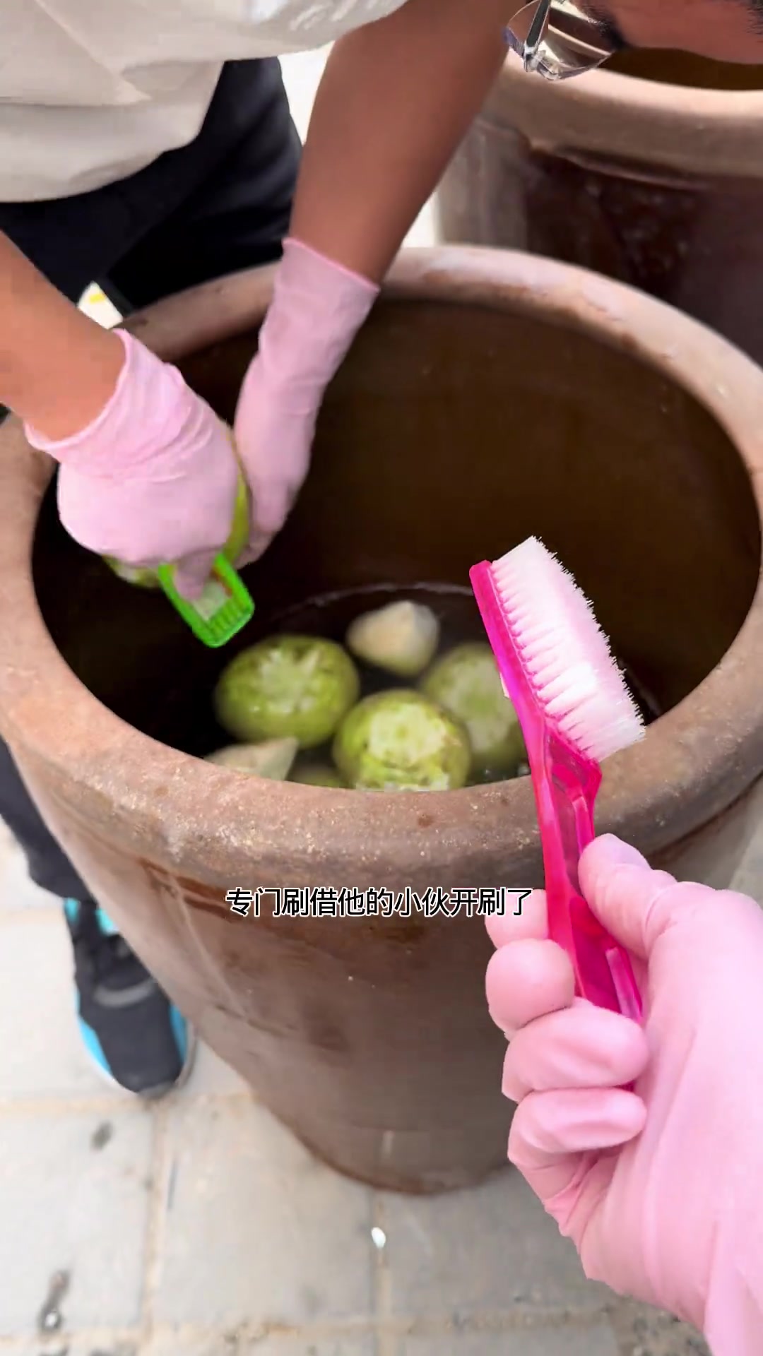 北方腌大缸咸菜，芥菜疙瘩家家必备，腌透以后清脆爽口下饭菜！