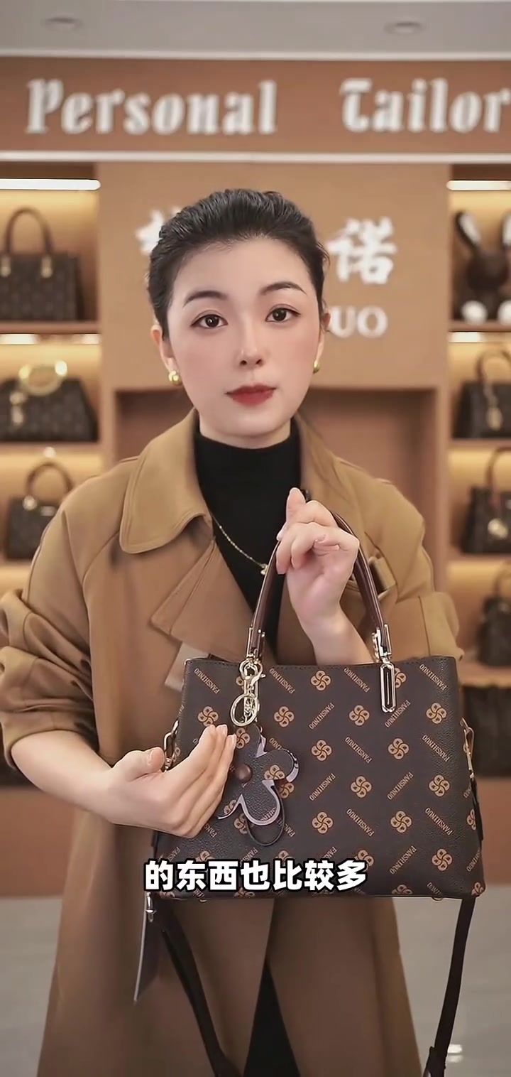 经典咖啡色、焦糖奶茶色,三款口红选对气质翻倍!