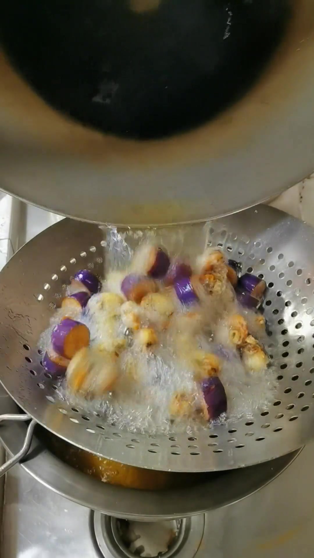 菜品需要真材实料,精心烹饪,注重品,质把握细节,才能成为餐桌上美味佳肴