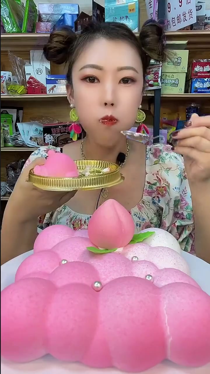 粉色梦幻蛋糕试吃,甜到心坎里的治愈美食系!