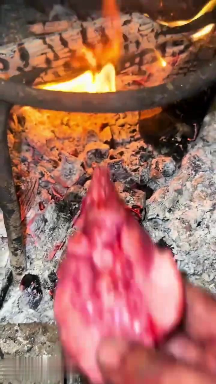 凉山TV:坨坨肉很好吃,彝族美食