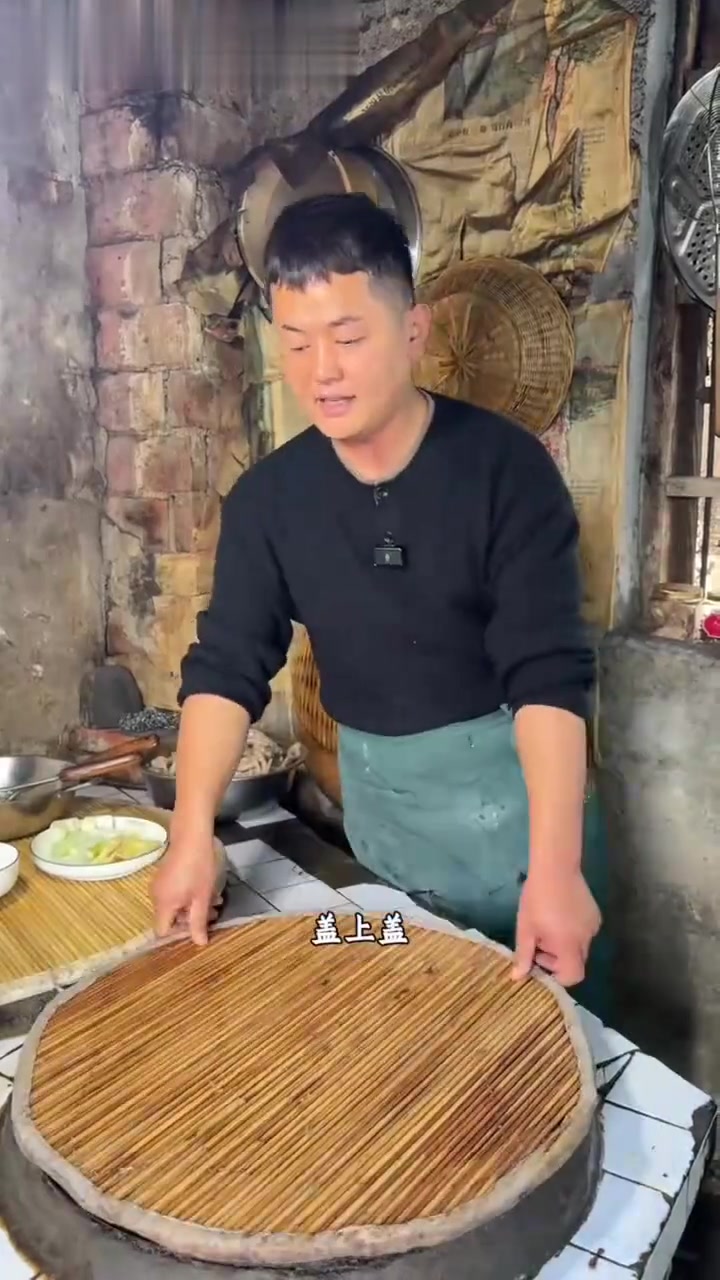 今天做的蒸面条、虎皮鸡爪、面鱼茶,您更喜欢吃哪一个呢?