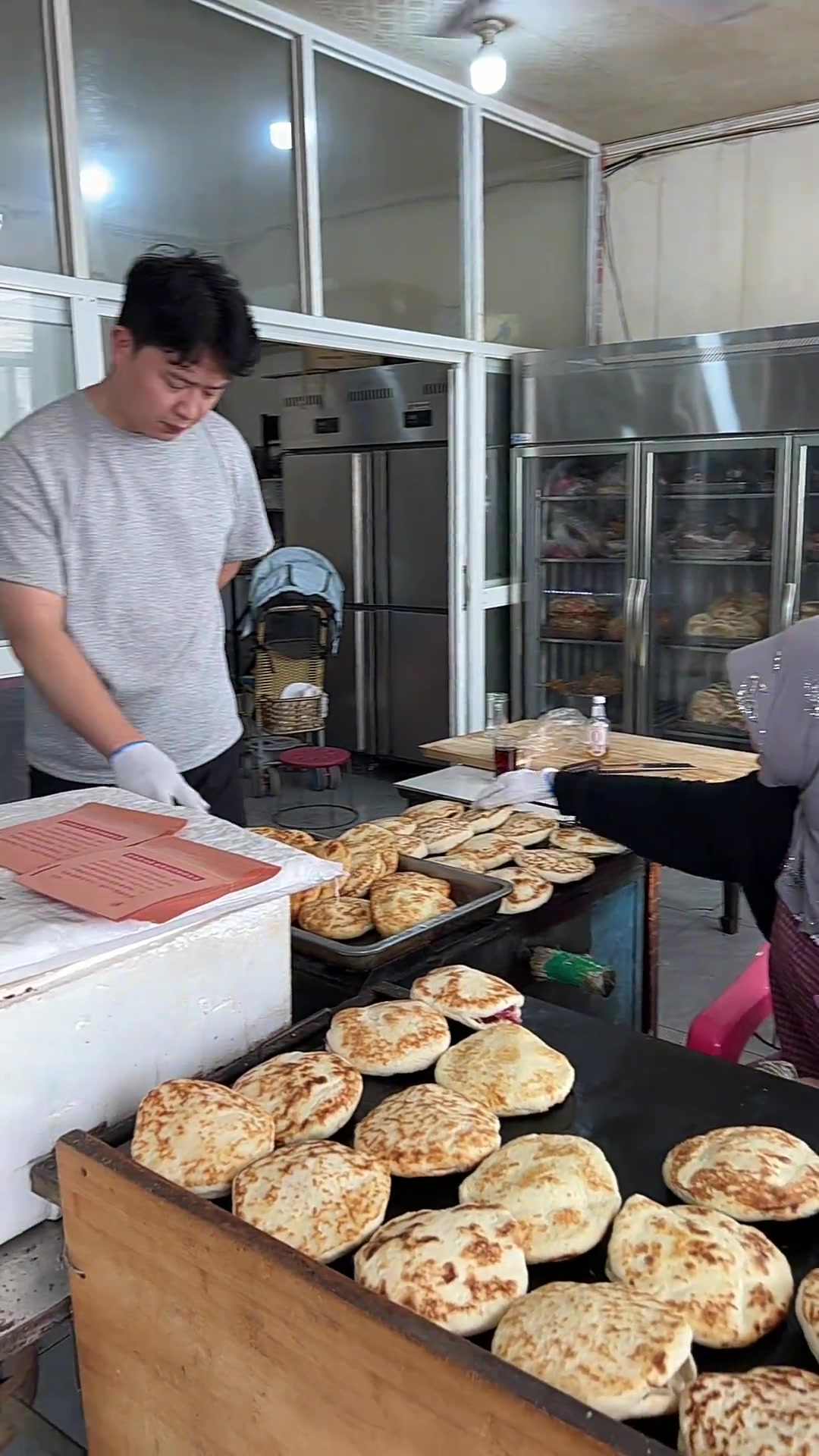 禹州砖桥坡海记牛肉火烧外焦里嫩,食客盈门,我再次品尝!