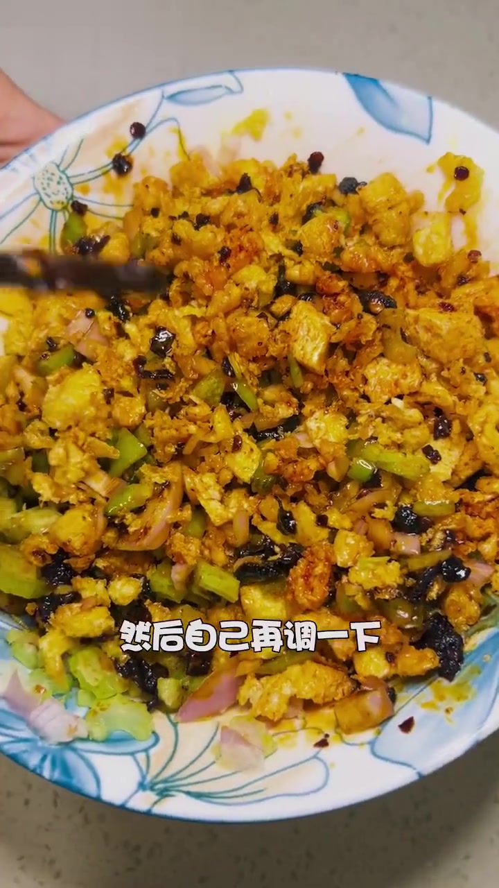 老干妈冻豆腐馅的饺子你们肯定没吃过，绝了