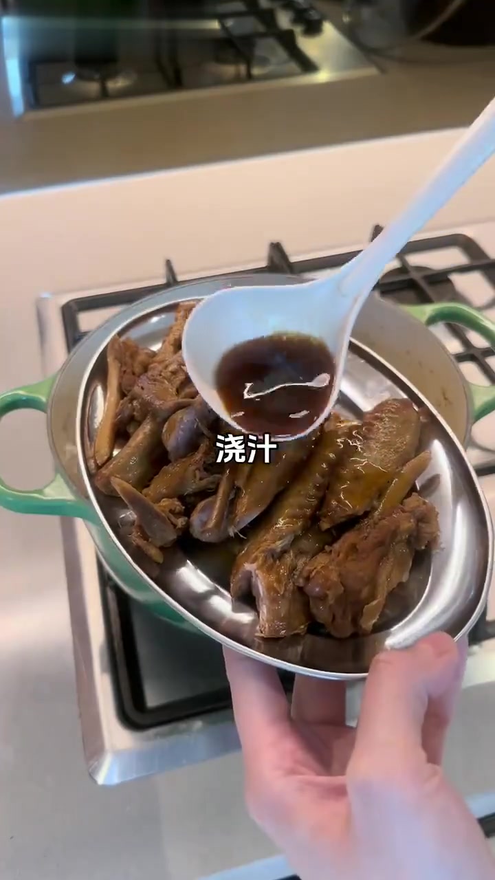 巧克力熔岩蛋糕,卤鸭拼盘,马拉糕馒头,炒猪肠粉