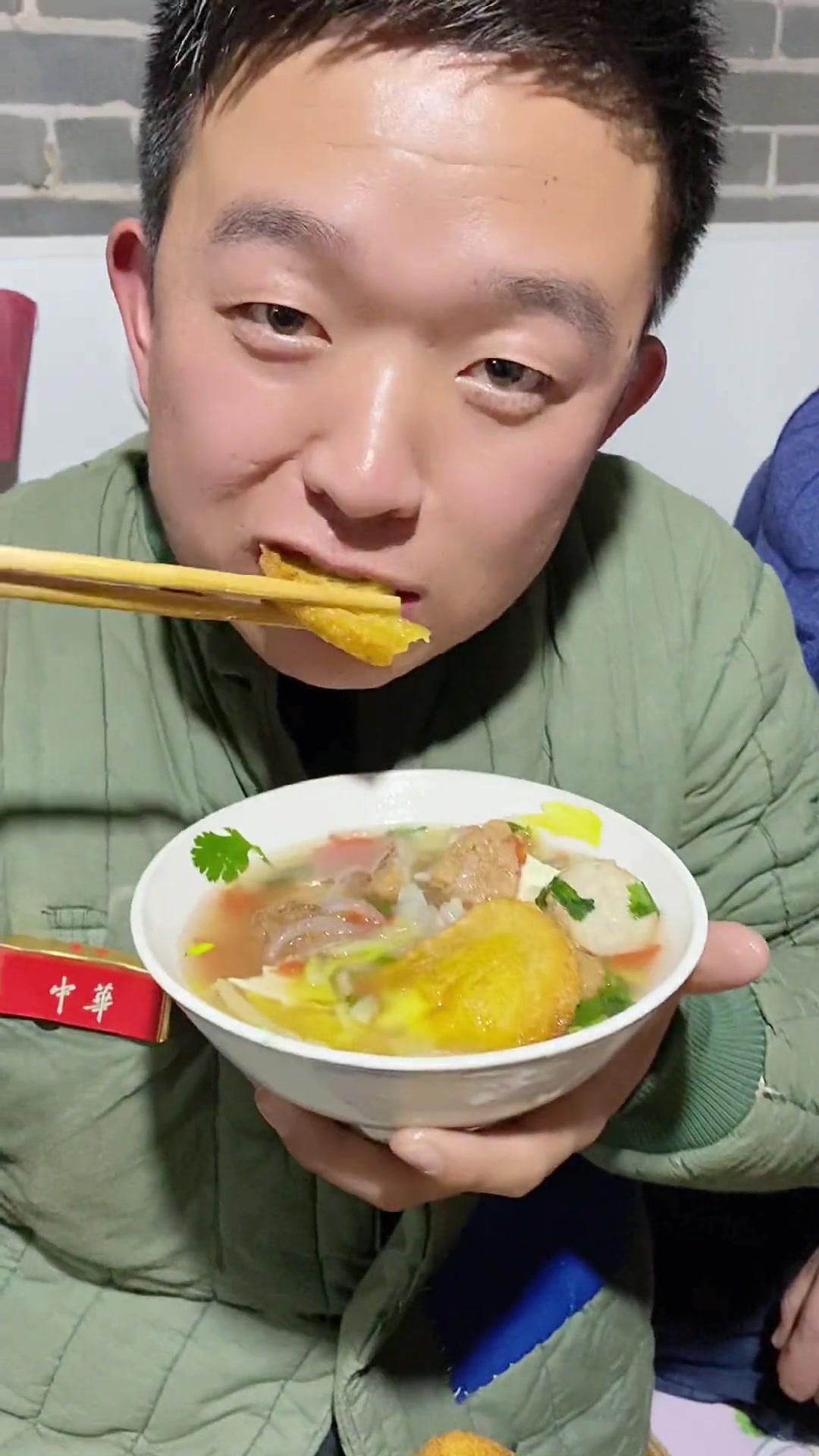 陕北烩菜配黄米碟糕,软溜溜凉丝丝,香迷糊啦!