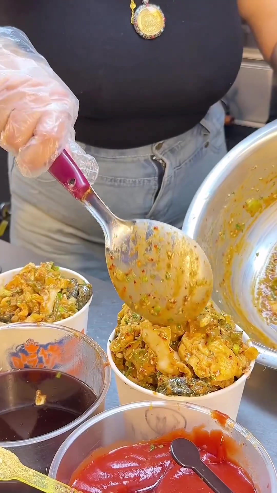 解锁城中城巨好吃的炸冷面卷臭豆腐,锅巴土豆也很棒