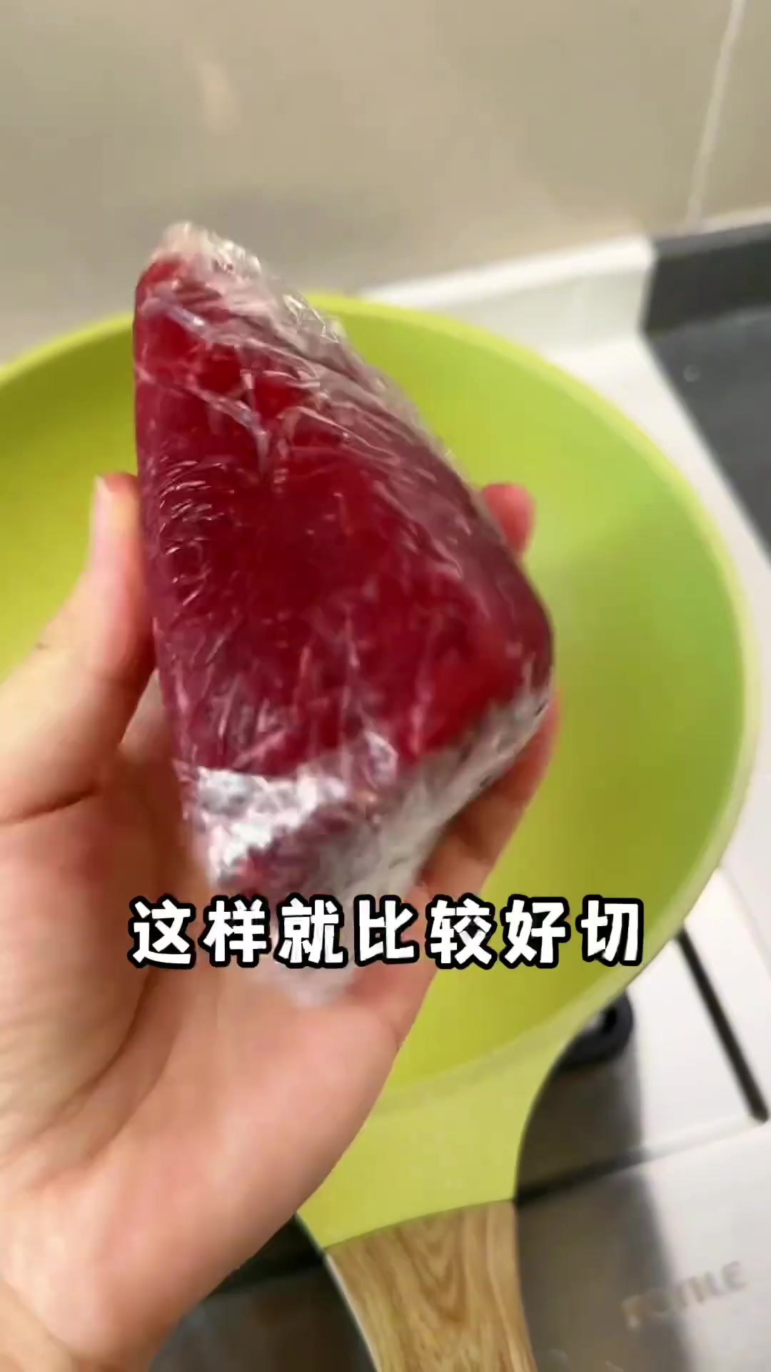 看视频搞懂牛肉怎么切怎么腌才嫩