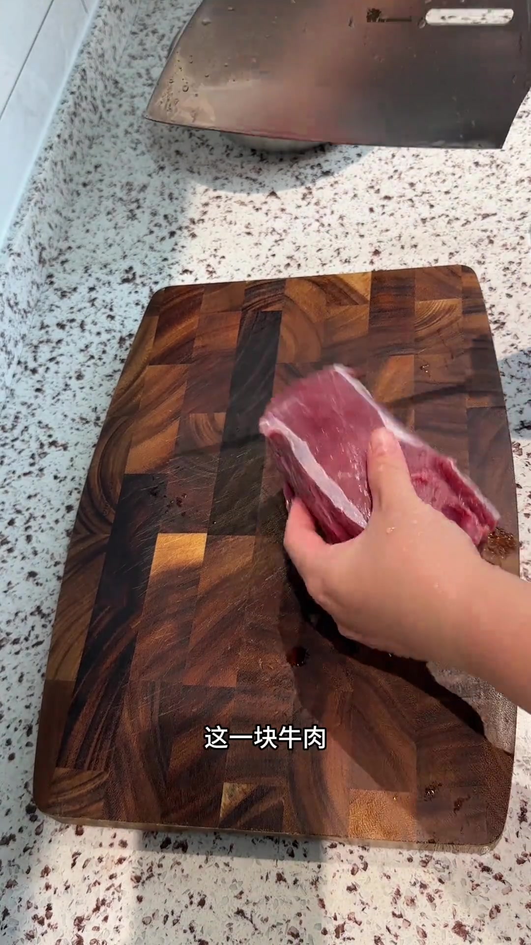莴笋炒牛肉这样做，肉嫩笋脆，汤汁拌饭绝了