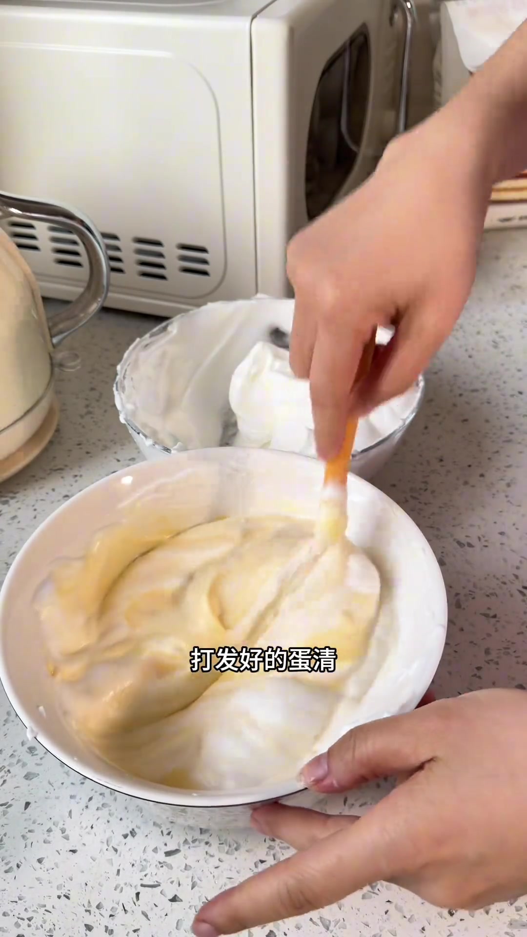 家庭版电饭煲蛋糕教程，简单易做不塌陷，快来试试吧