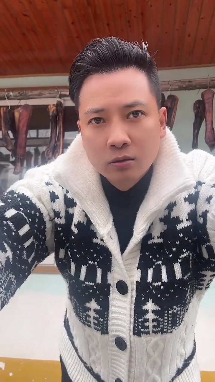 相同的香肠腊肉为什么价格相差这么大?#我的乡村生活 #我的日常生活 #腊肉