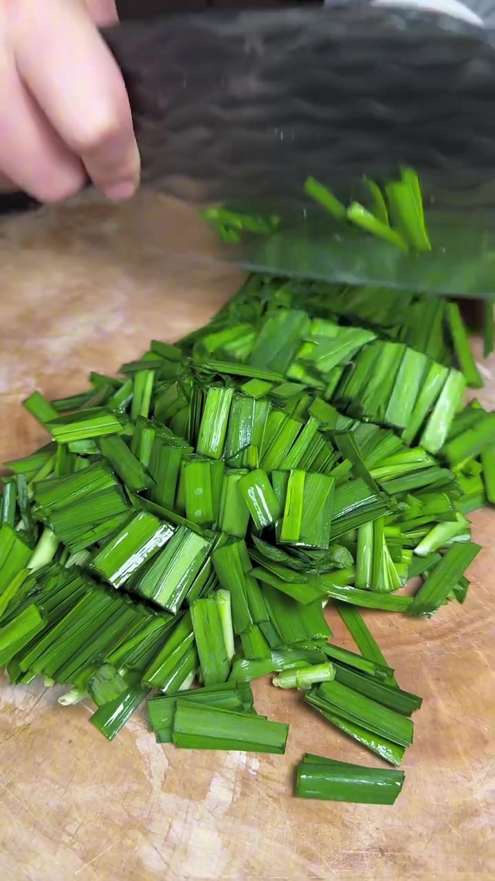 简单又好吃的香菇鸡丁米线 一个视频教会你