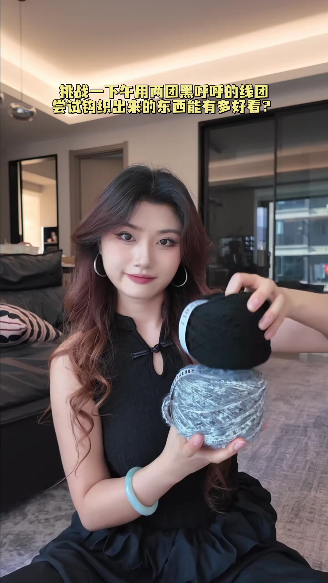 《钩织蓝莓果酱包》：用两团线和4.0钩针，实现倒三钩织设计，附图解与材料包，轻松打造独特包