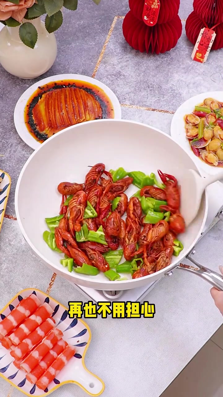 老公买的这款锅太好用了、不粘锅，炒菜超方便！无油烟