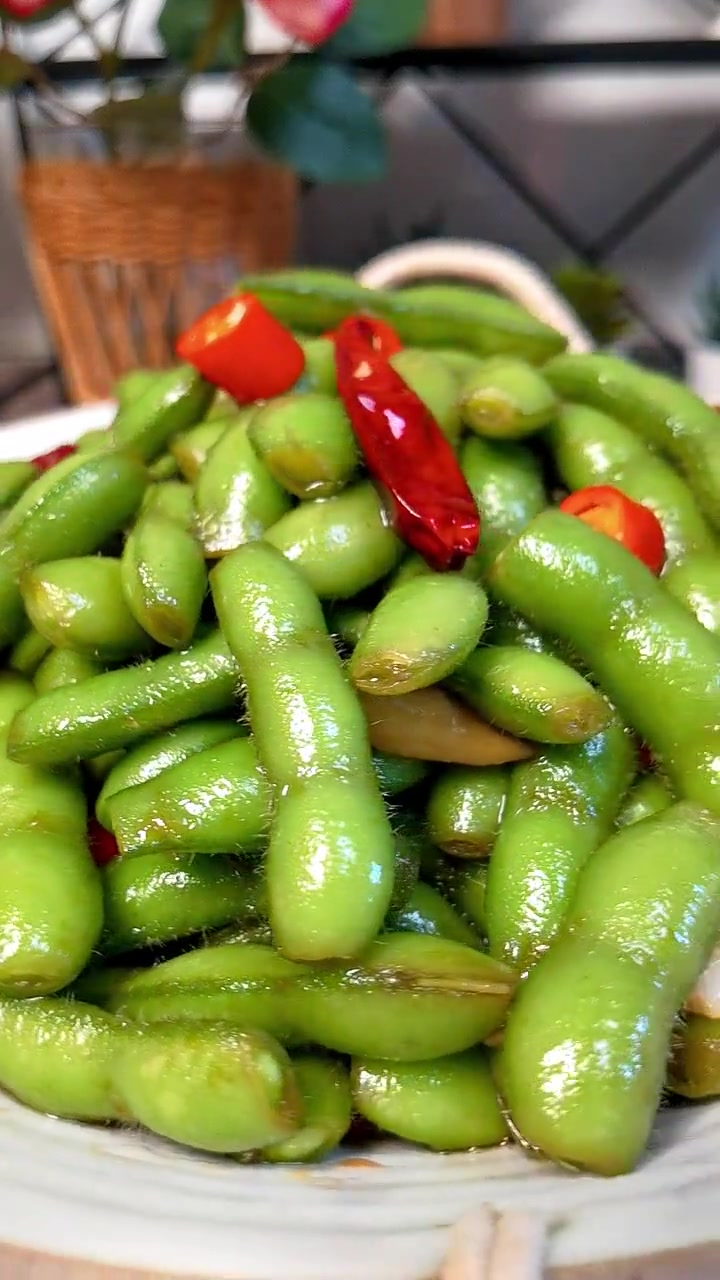 这道辣炒毛豆你一定要相信我，也太好吃了吧！