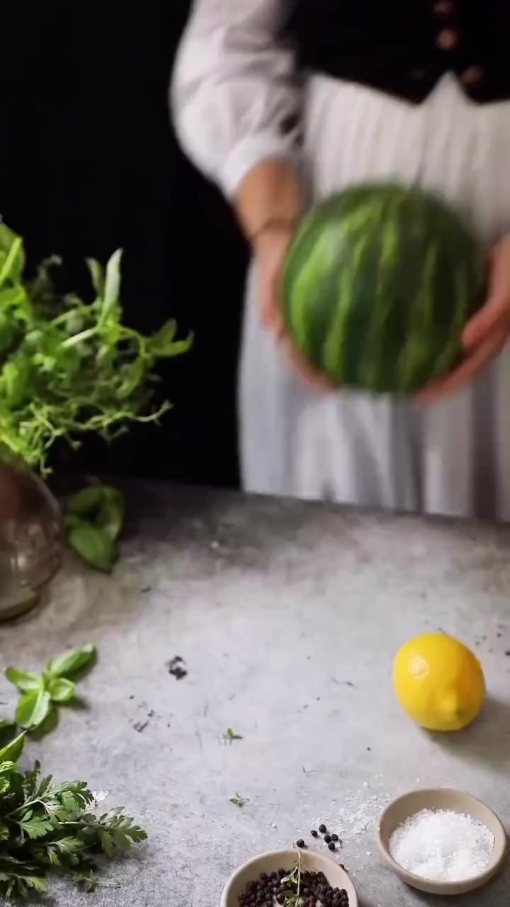 下午茶时间：水果沙拉三明治