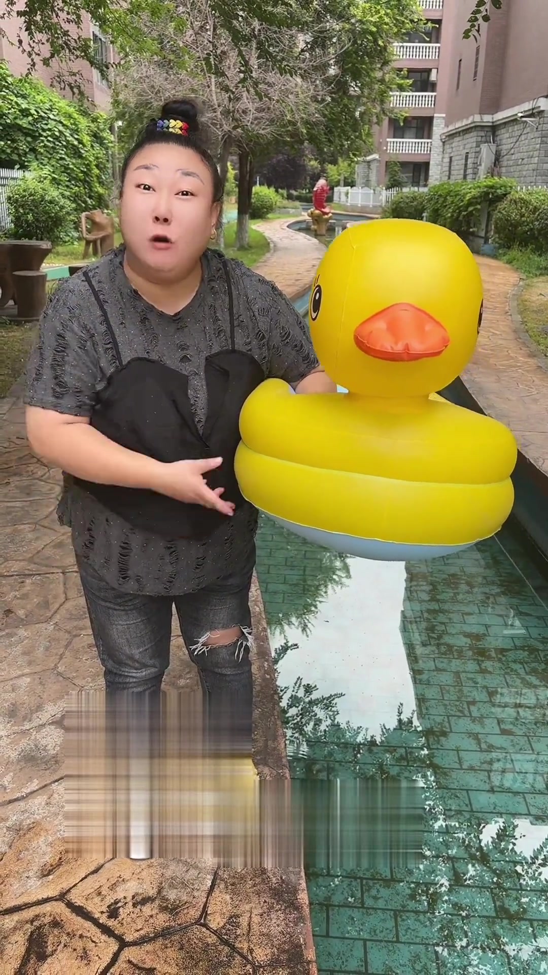 这就是你表情包里的小黄鸭？